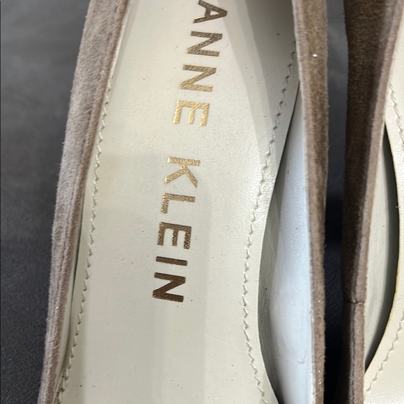 Anne Klein Tan Suede Heels Elegant Pointed-Toe - Picture 7 of 7